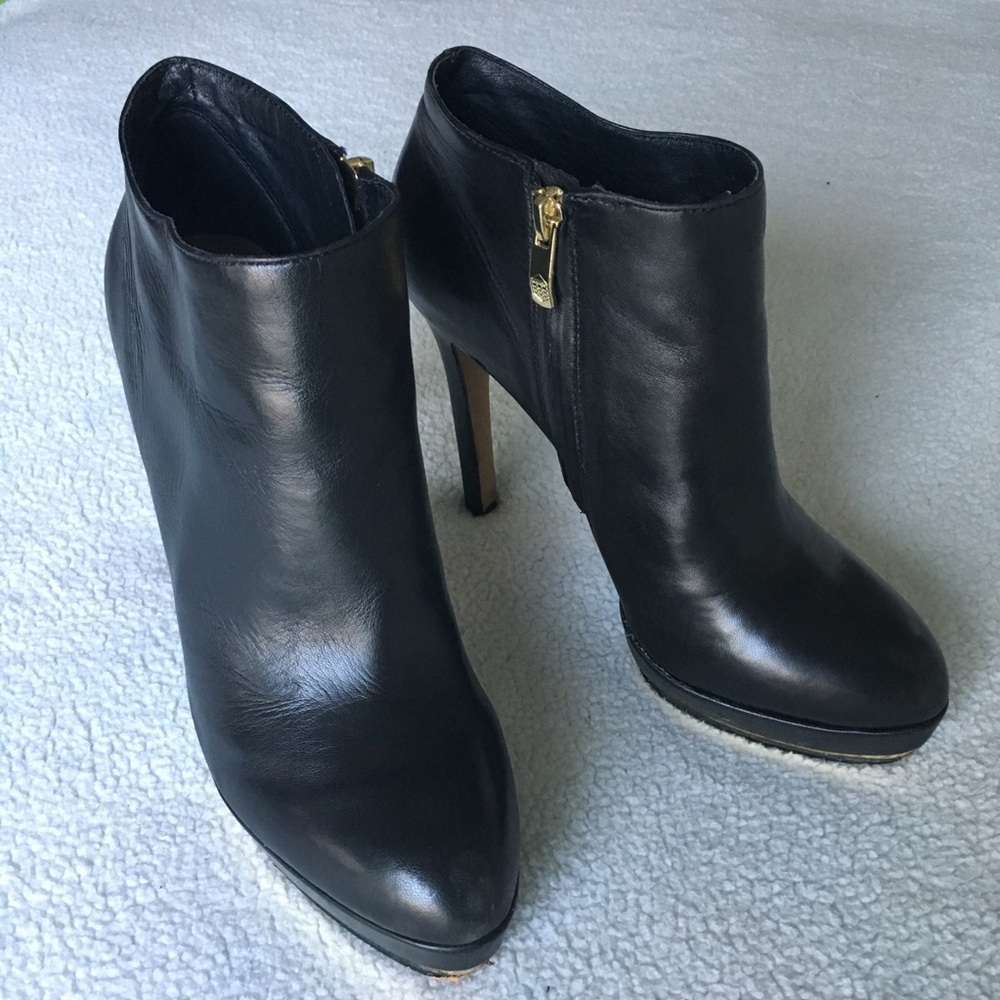 Vince Camuto Black Leather Ankle Boots Heel Gold